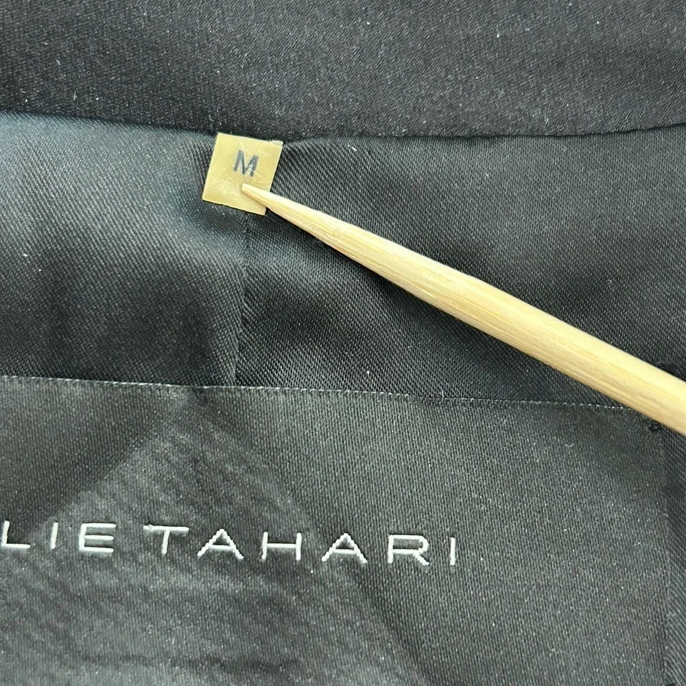 Elie Tahari‎ 100% Silk Black Satin Cropped Blazer Medium Contoured Seams